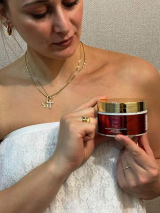 Velvet Rouge Skin Nourishing Salt Scrub